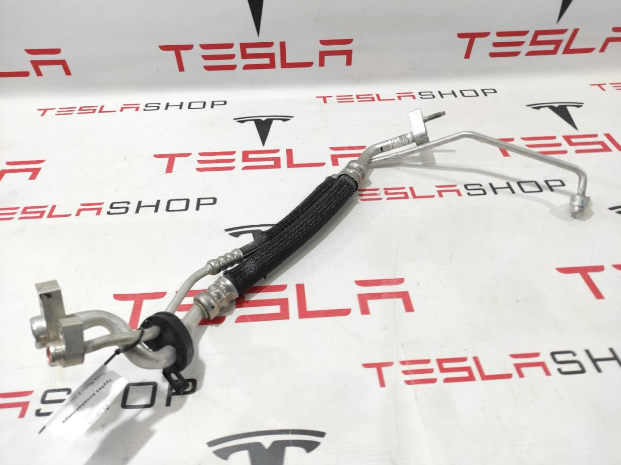 трубка кондиционера Tesla Model X 1 поколение 2017, 1037334-00-D - фото №1