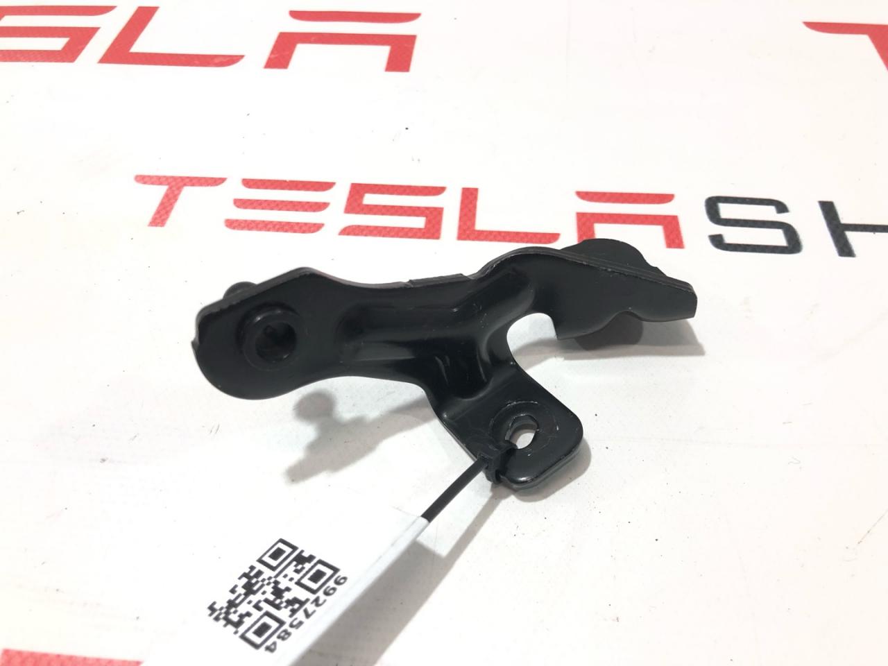 Кронштейн амортизатора капота (шаровый) Tesla Model 3 1 поколение 2020, 1089586-00-C - фото №1
