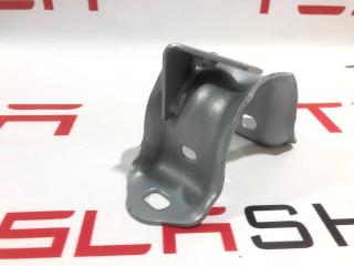 Кронштейн крепления (скоба) стабилизатора Tesla Model 3 1 поколение 2021, 1144381-00-B, 1044383-00-B, 1144387-00-B