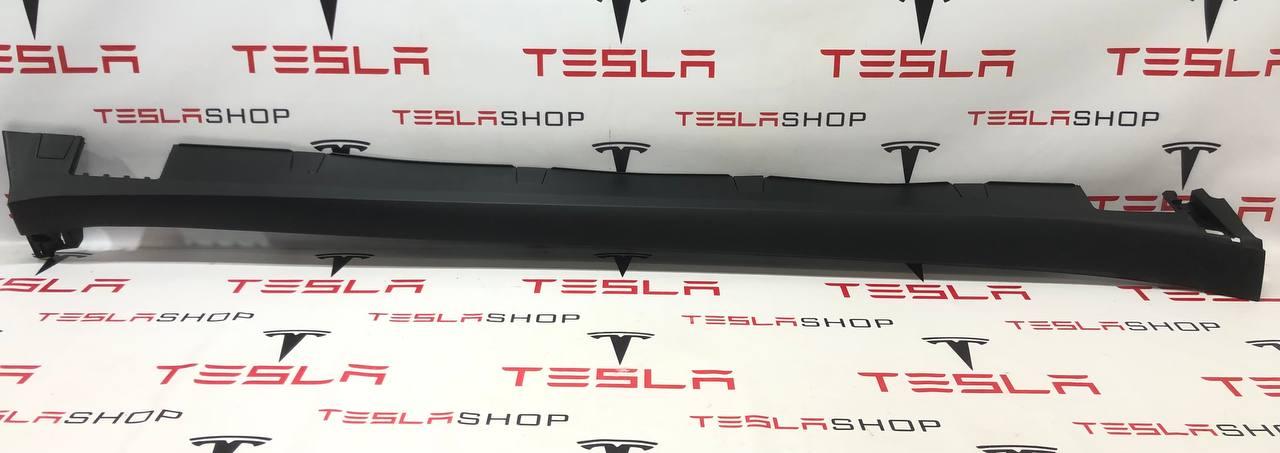Накладка порога рокерной панели Tesla Model X 1 поколение 2021, 1045634-00-D, 1035097-00-D, 1034219-00-B - фото №1