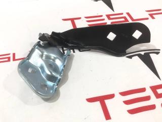 петля капота левая Tesla Model 3 1 поколение 2021, 1098792-00-C
