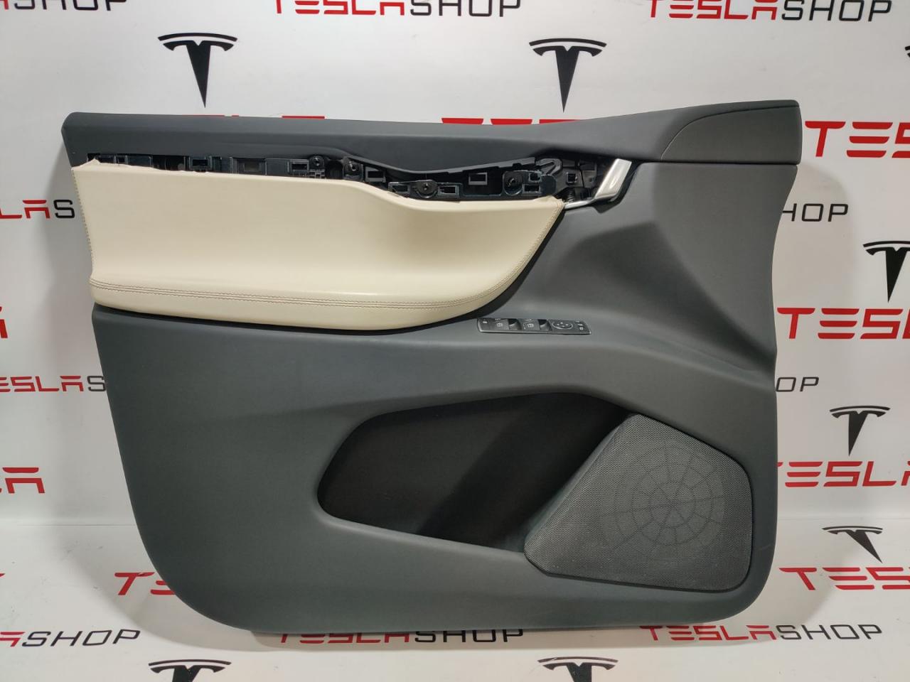 обшивка двери передняя левая Tesla Model X 1 поколение 2018, 1055327-22-L, 1035778-00-A, 1047631-00-C, 105886114, 1053086-00-F - фото №1
