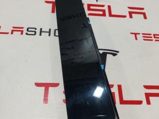 молдинг двери передней правой Rivian R1T 1 поколение 2022, PT00012118, PT00000337
