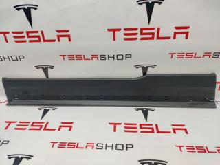 накладка двери внутренняя передняя правая Rivian R1T 1 поколение 2022, PT00015999-G, PT00016004-G