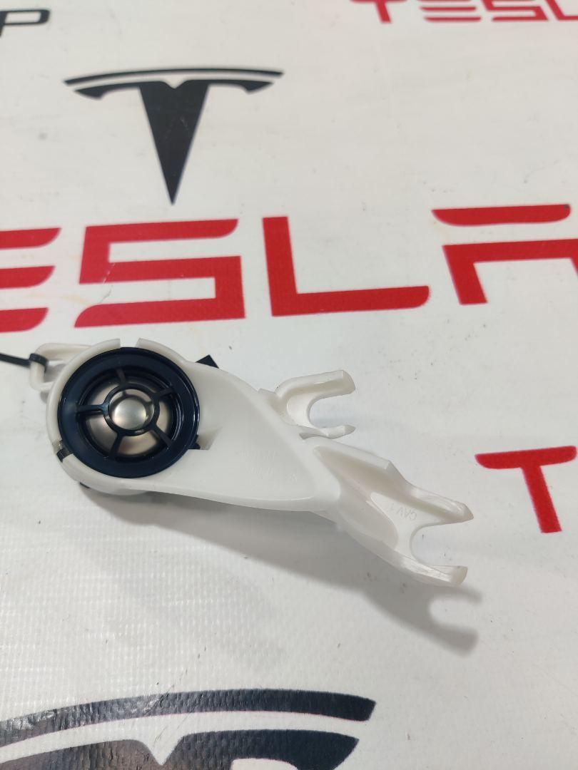 динамик высокочастотный (пищалка) Rivian R1T 1 поколение 2022, PTY011362, PT00016444-B - фото №1