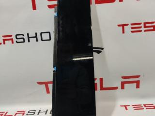 накладка двери (крышки) багажника Rivian R1T 1 поколение 2022, PT00012115, PT00000339