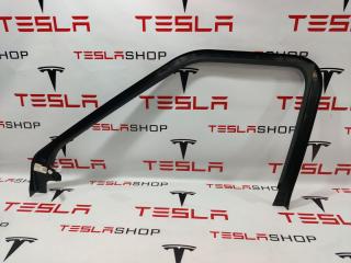 накладка двери внутренняя передняя левая Rivian R1T 1 поколение 2022, PT00001182, PT00001181