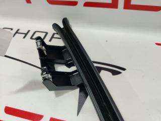 направляющая стеклоподъемника переднего Rivian R1T 1 поколение 2022, PT00042024, PT00042016, PT00015526