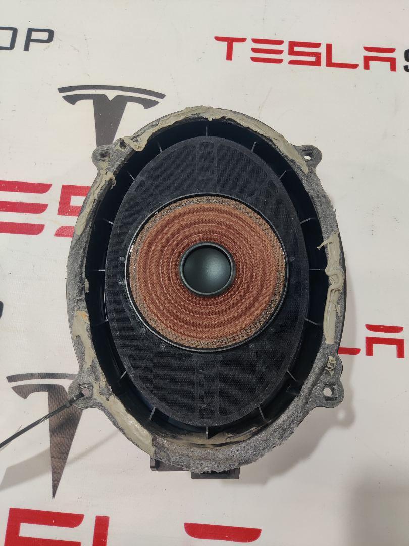динамик двери Rivian R1T 1 поколение 2022, C100001455-E - фото №1