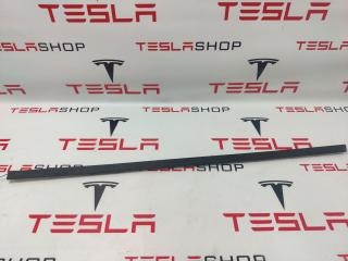 накладка двери внутренняя передняя левая Rivian R1T 1 поколение 2022, PT00041145B