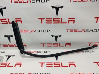 молдинг двери задней правой Rivian R1T 1 поколение 2022, PT00002203, PT00041939, PT00042001