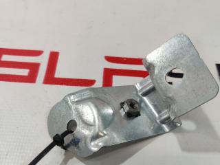 Кронштейн крепления обшивки двери Rivian R1T 1 поколение 2022, PT00240387