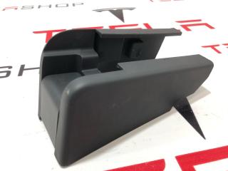 Заглушка салазки сиденья Rivian R1T 1 поколение 2022, 88285-SRT000, PT00003286