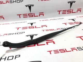 щеткодержатель (поводок стеклоочистителя, дворник) Rivian R1T 1 поколение 2022, K90A