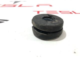 крепление кассеты радиаторов Rivian R1T 1 поколение 2022, PT00001733-J