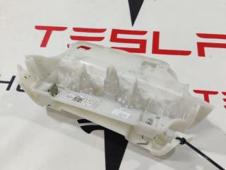 Кронштейн накладки, стойки В Rivian R1T 1 поколение 2022, PT00388008