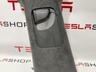 Накладка стойки B, внутренняя Rivian R1T 1 поколение 2022, PTY0104112, PTY0104113