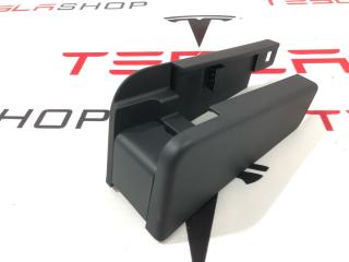 Заглушка салазки сиденья Rivian R1T 1 поколение 2022, 88285-SRT000, PT00003281