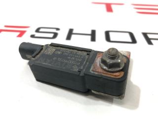 Зажим клеммы АКБ 12V с датчиком тока Rivian R1T 1 поколение 2022, PT00099731-B