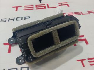 Воздуховод заднего ряда Rivian R1T 1 поколение 2022, PT00011944-D, PT00001839