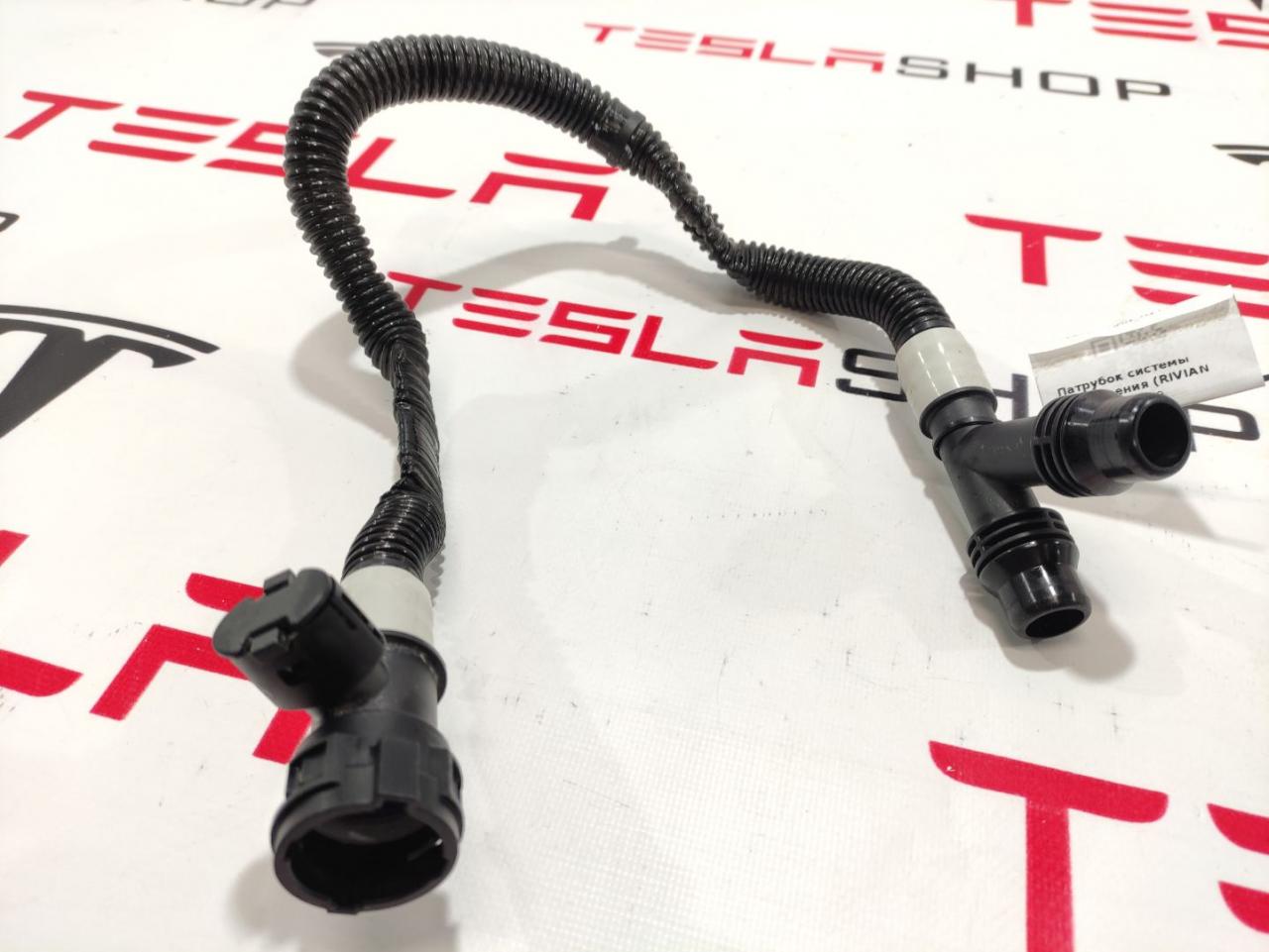 Патрубок системы охлаждения (RIVIAN R1T) Rivian R1T 1 поколение 2022, PT00061706 - фото №1