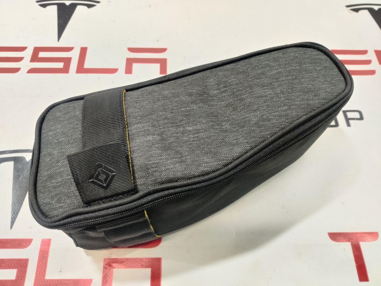 Чехол-сумка Rivian R1T 1 поколение 2022, PT00056157, PT00285274-A - фото №1