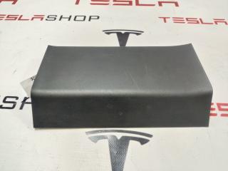 Накладка багажного проема внутренняя Rivian R1T 1 поколение 2022, PT00012128-F, PT00012126-D