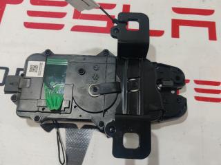 замок багажника Rivian R1T 1 поколение 2022, PT00016268-E