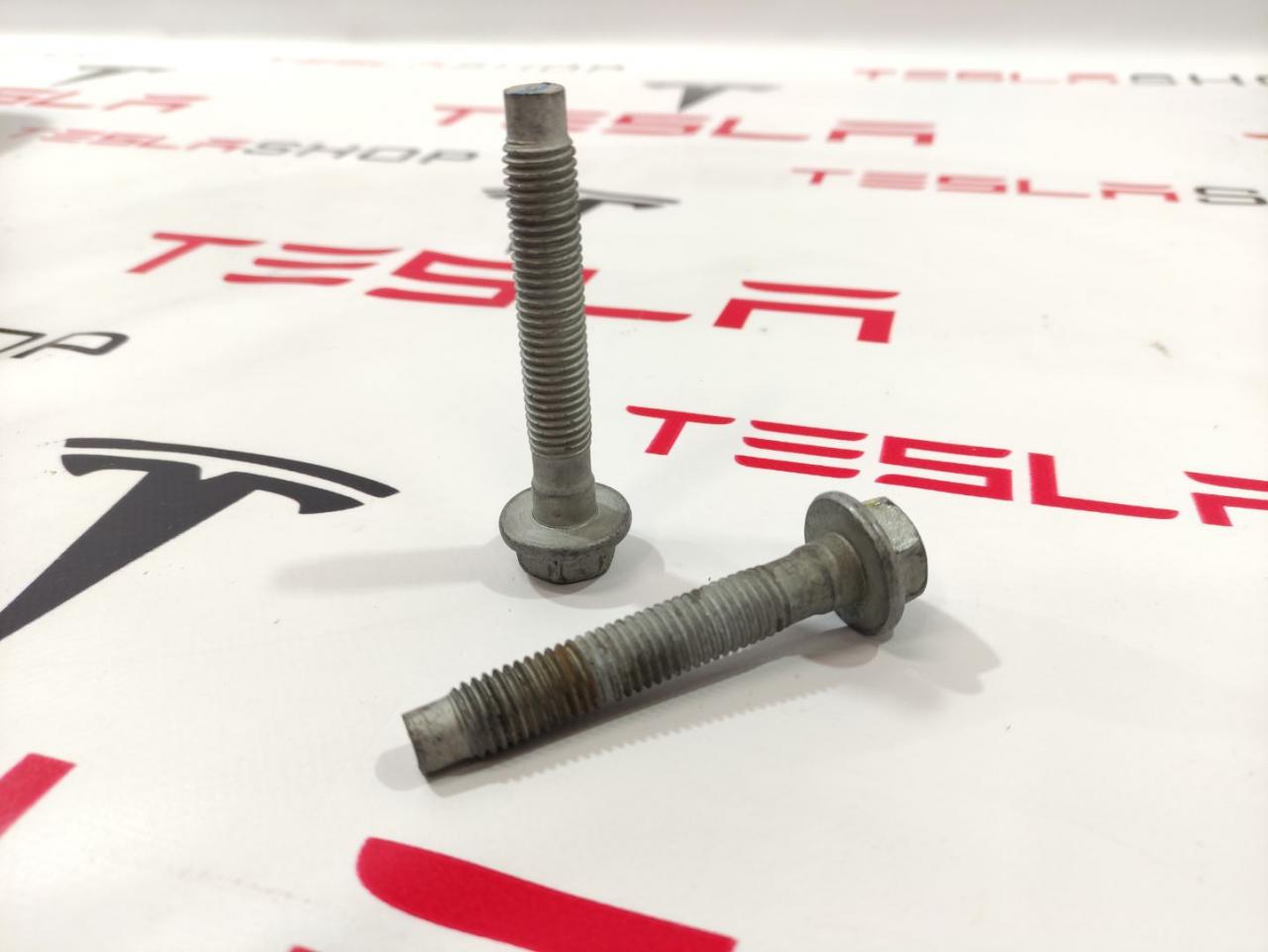 болт Rivian R1T 1 поколение 2022, PT00001857 - фото №1