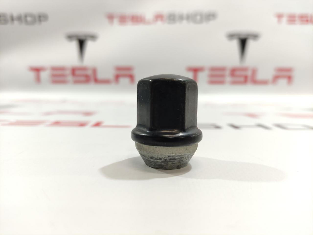 гайка колесная Rivian R1T 1 поколение 2022, 1027002-00-B - фото №1