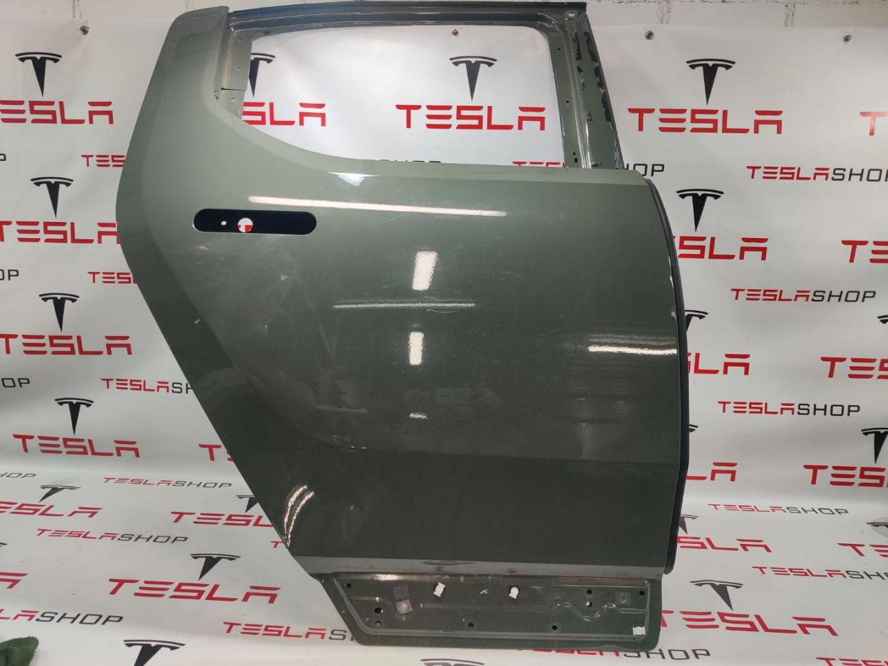 дверь задняя правая Rivian R1T 1 поколение 2022 - фото №1