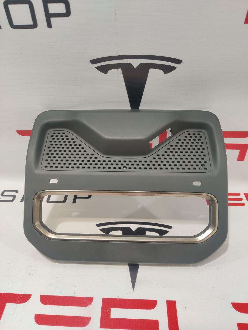 консоль в потолке Rivian R1T 1 поколение 2022, T00001314-X-001 - фото №1