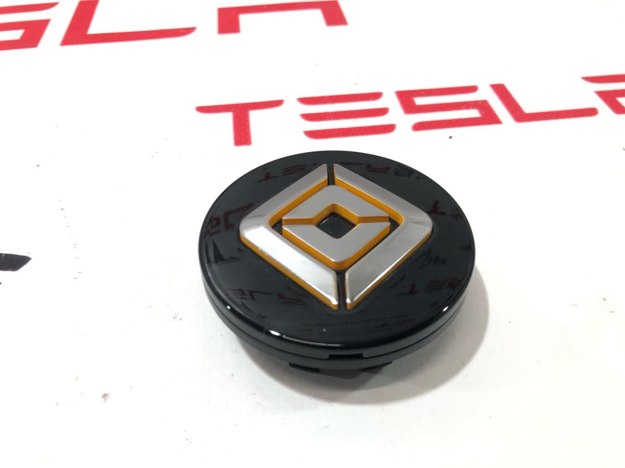 колпачок литого диска Rivian R1T 1 поколение 2022, PT00000738, PT00001895-E-002, PT00001895-E-001 - фото №1