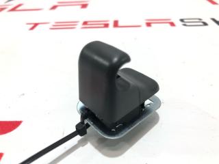 Крепление (крючок) солнцезащитного козырька Rivian R1T 1 поколение 2022, PT00001281-J-001, PT00001292-J-001