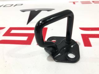 Петля замка крышки багажника Rivian R1T 1 поколение 2022, PT00002963