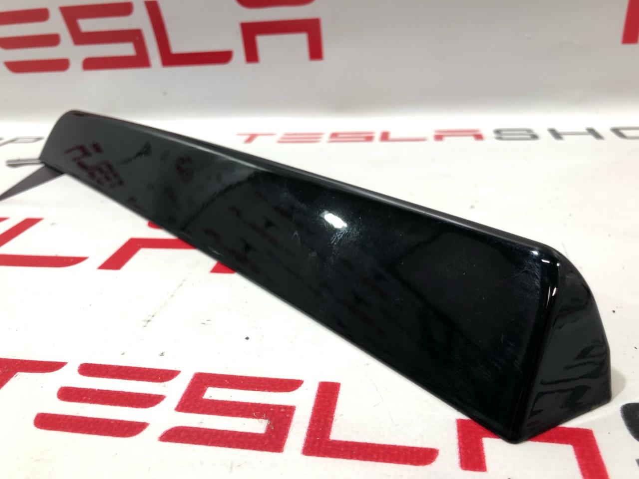 Накладка стойки С Rivian R1T 1 поколение 2022, PT5090607, PT00012534-E - фото №1