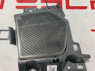 Накладка динамика (сетка) Rivian R1T 1 поколение 2022, PT00030516