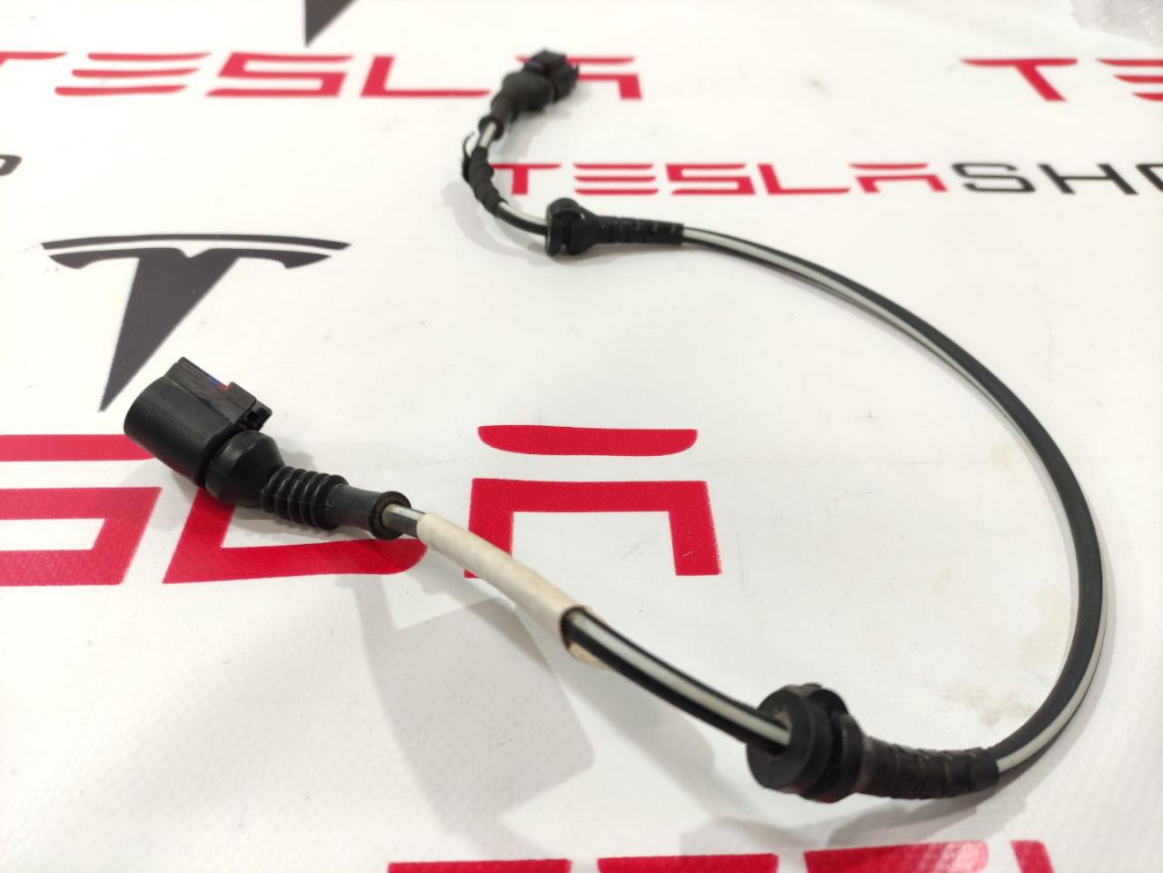 датчик ABS Rivian R1T 1 поколение 2022, PT00052788-C, PT00048097-E - фото №1