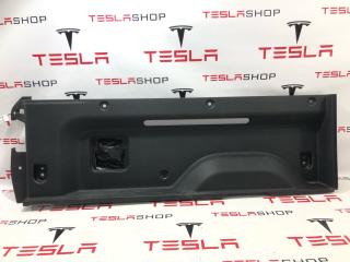 Накладка багажника внутренняя (пластик) Rivian R1T 1 поколение 2022, PT00000468, PT00000351-H, PT00016620