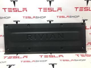Накладка багажника внутренняя (пластик) Rivian R1T 1 поколение 2022, PT00000353-H