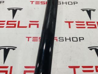 Накладка стойки А, (средняя высота) Rivian R1T 1 поколение 2022, PT00183783