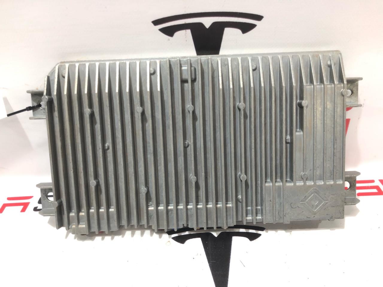 Блок управления телематика Rivian R1T 1 поколение 2022, CA00000537-J - фото №1