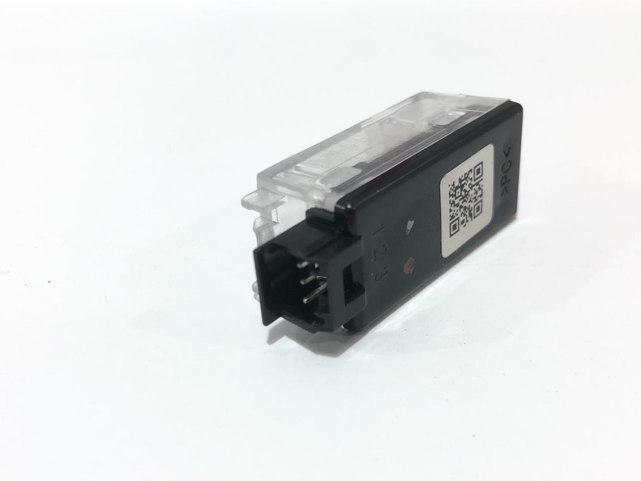 фонарь салона (плафон) Rivian R1T 1 поколение 2022, 0000391 - фото №1