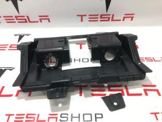 заглушка заднего бампера под крюк Rivian R1T 1 поколение 2022, PT00030860-M