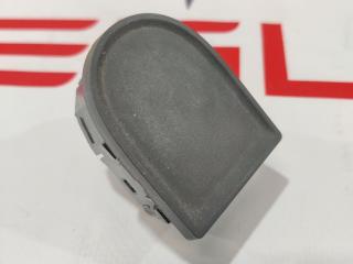 кнопка открытия багажника Rivian R1T 1 поколение 2022, PT00002336-J