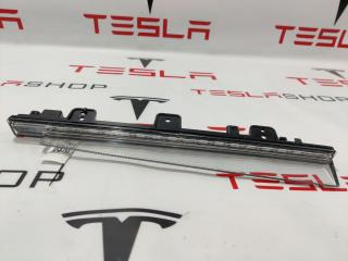 Стоп сигнал крышки багажника верхний Rivian R1T 1 поколение 2022, PT00002142