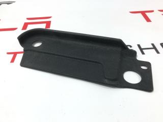 Крышка фонаря багажника Rivian R1T 1 поколение 2022, PT00039438