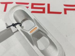 Петля (фиксатор) багажа Rivian R1T 1 поколение 2022, PT00000366-F