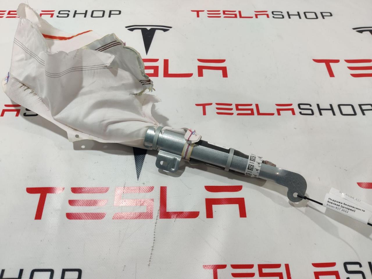 подушка безопасности боковая (шторка) Rivian R1T 1 поколение 2022, PT00001332-J, C100001332-J - фото №1