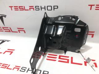 кронштейн (крепление) Rivian R1T 1 поколение 2022, PT00038362-D